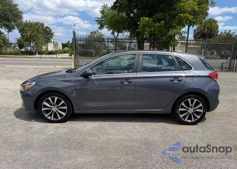 2018 Hyundai Elantra Gt z USA, uszkodzony, nr VIN KMHH35LE4JU027044